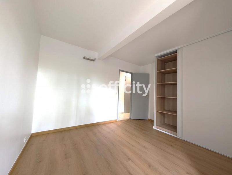 Appartement - 90 m² - 4 pièces