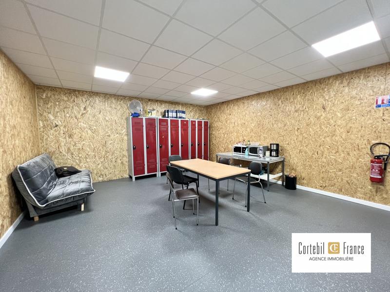 Local d'activités - 630 m²