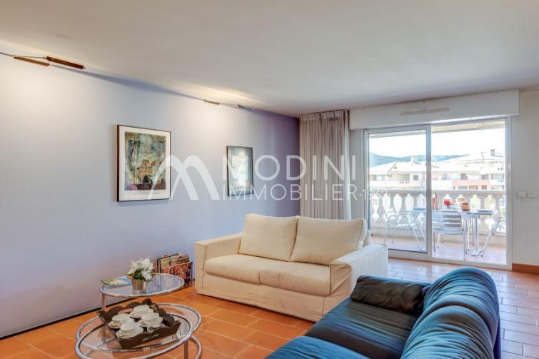 Appartement - 98 m² - 3 pièces