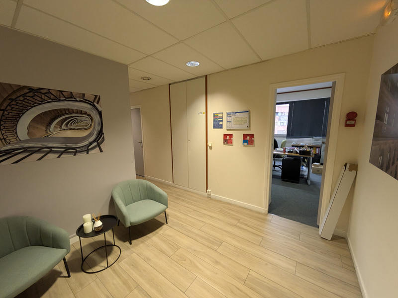 Bureau - 223 m² - 7 pièces