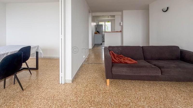 Appartement - 81 m² - 5 pièces