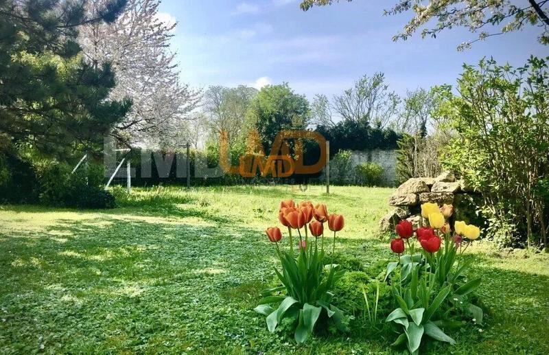 Maison - 232 m² - 8 pièces