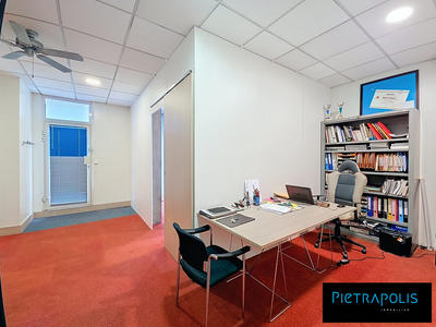 Bureau - 128 m² - 1 pièce