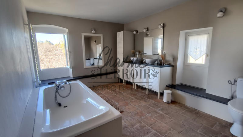 Mas - 228 m² - 10 pièces