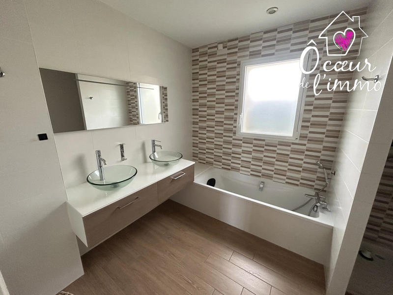 Maison contemporaine - 150 m² - 8 pièces