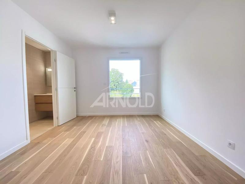 Appartement - 98 m² - 5 pièces