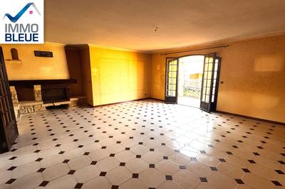 Maison - 96 m² - 5 pièces