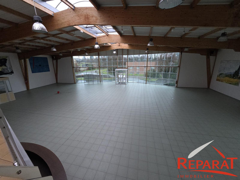 Local commercial - 2 150 m²