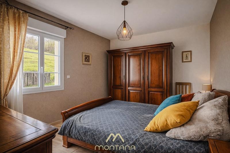 Maison - 226 m² - 7 pièces