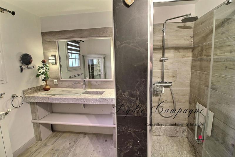 Maison - 177 m² - 7 pièces