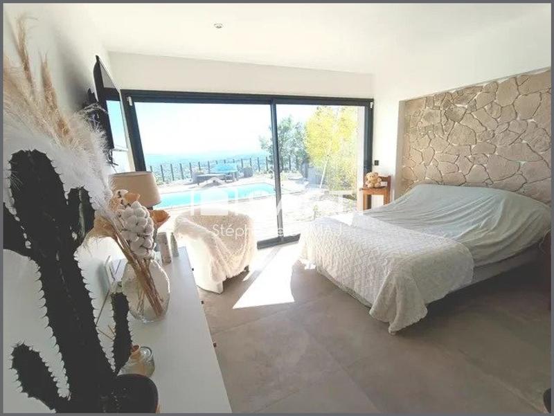 Maison - 150 m² - 4 pièces