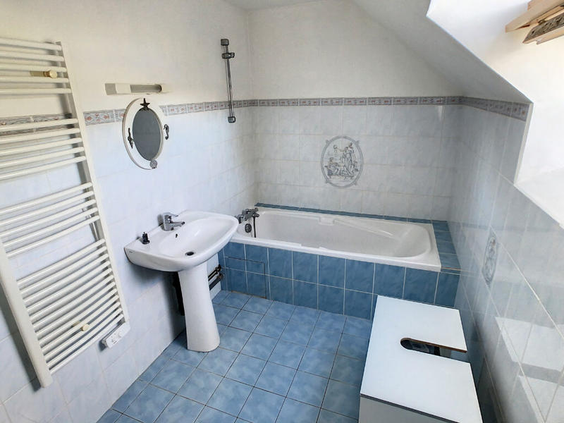 Maison - 266 m² - 8 pièces