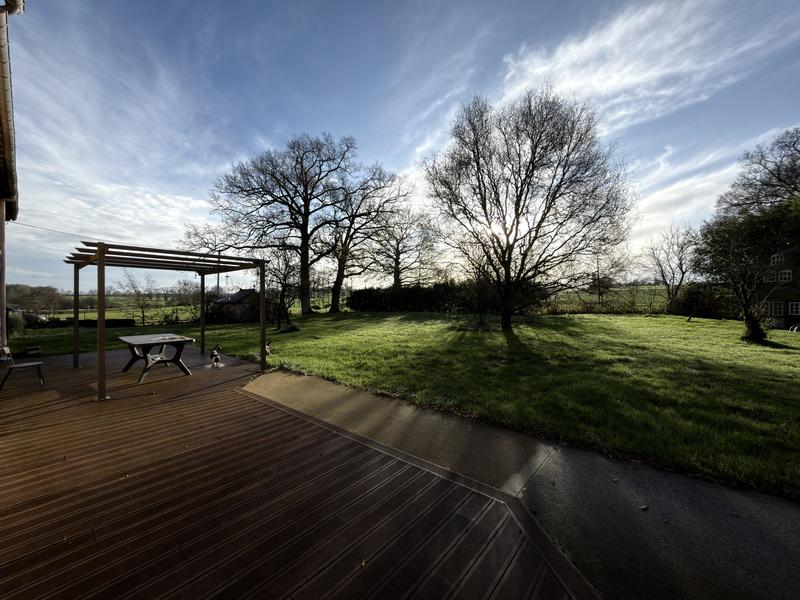 Maison - 261 m² - 8 pièces