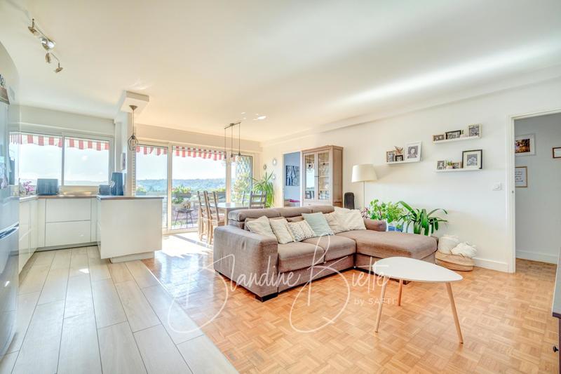 Appartement - 111 m² - 6 pièces