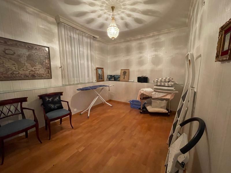 Maison - 180 m² - 9 pièces