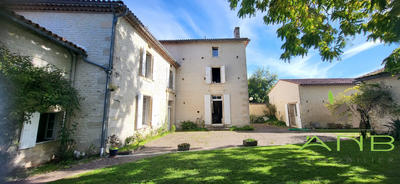Maison - 481 m² - 12 pièces