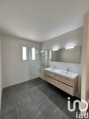 Maison - 177 m² - 8 pièces