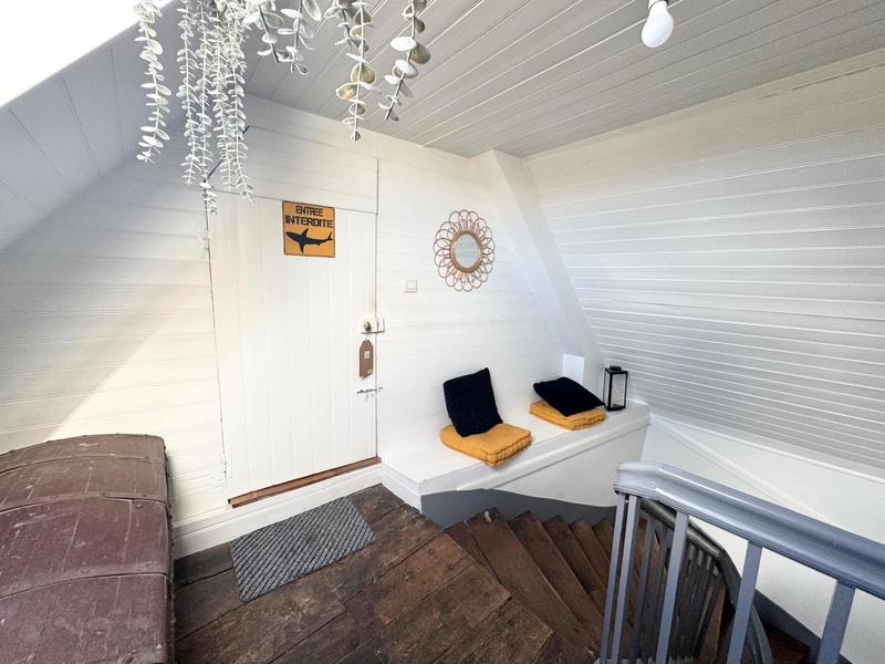 Maison - 215 m² - 9 pièces