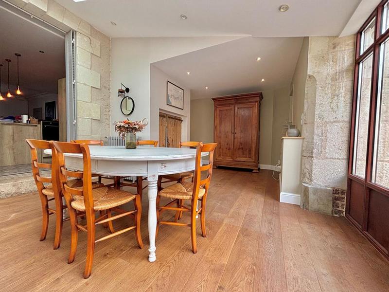 Maison - 167 m² - 6 pièces