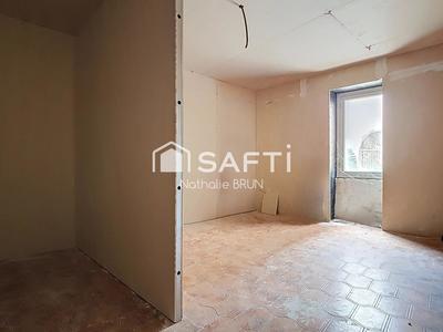 Maison - 230 m² - 8 pièces