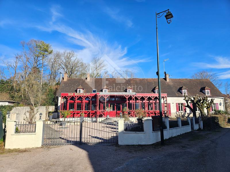 Propriété - 230 m² - 12 pièces