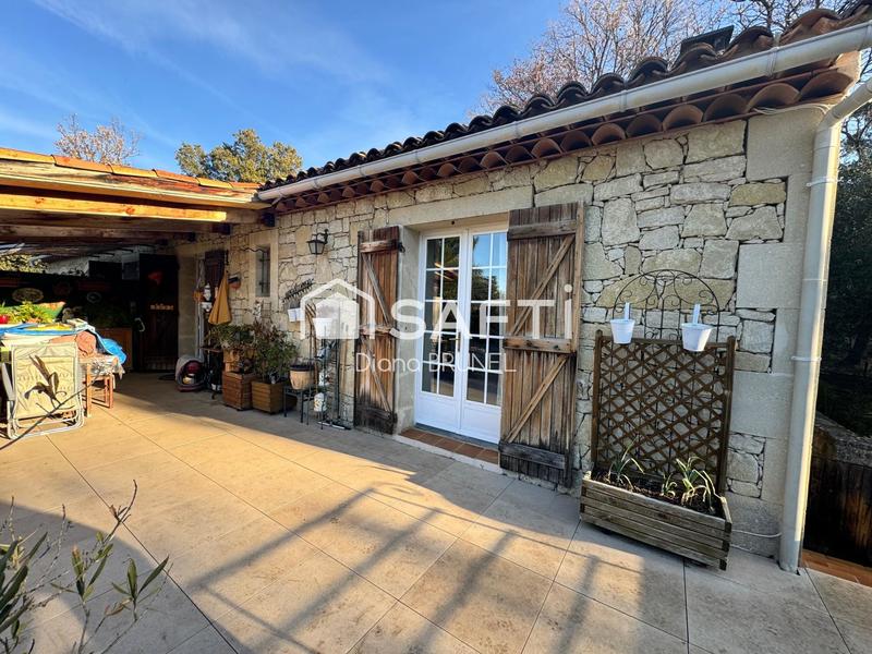 Maison - 225 m² - 8 pièces