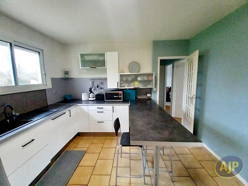 Maison - 175 m² - 8 pièces