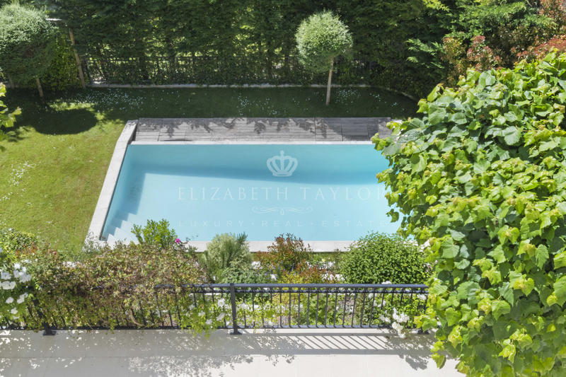 Propriété - 424 m² - 12 pièces