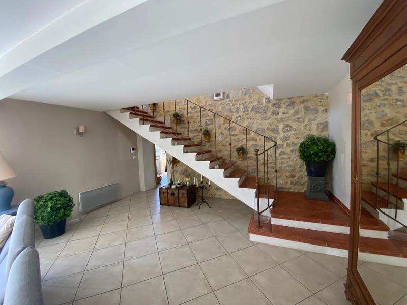 Maison - 250 m² - 7 pièces