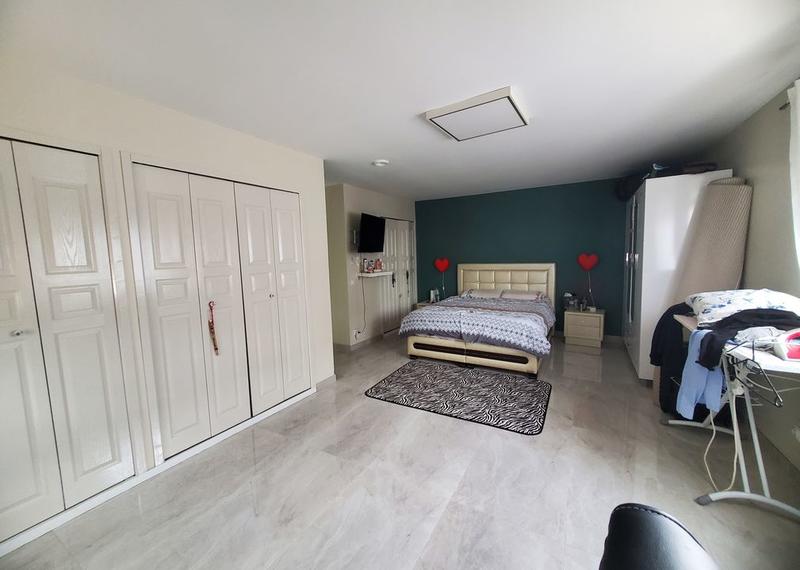 Maison - 494 m² - 20 pièces