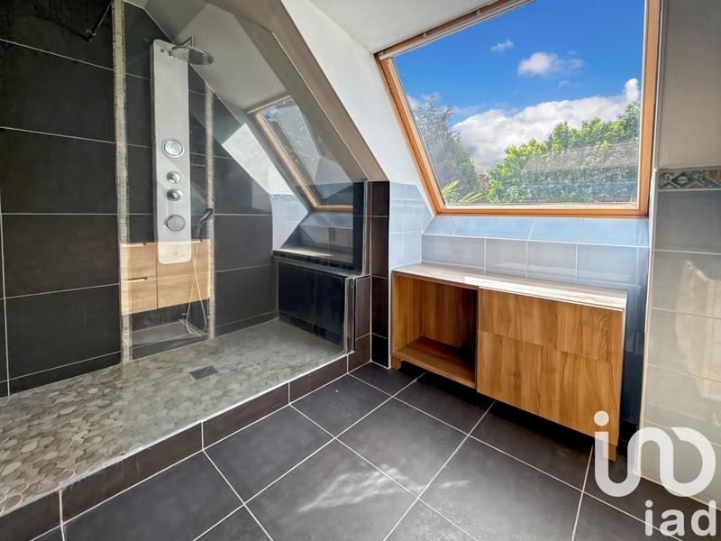 Maison - 209 m² - 8 pièces