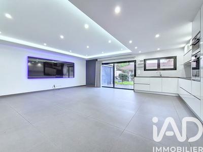 Maison - 159 m² - 7 pièces