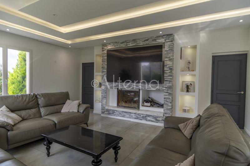 Maison - 262 m² - 11 pièces