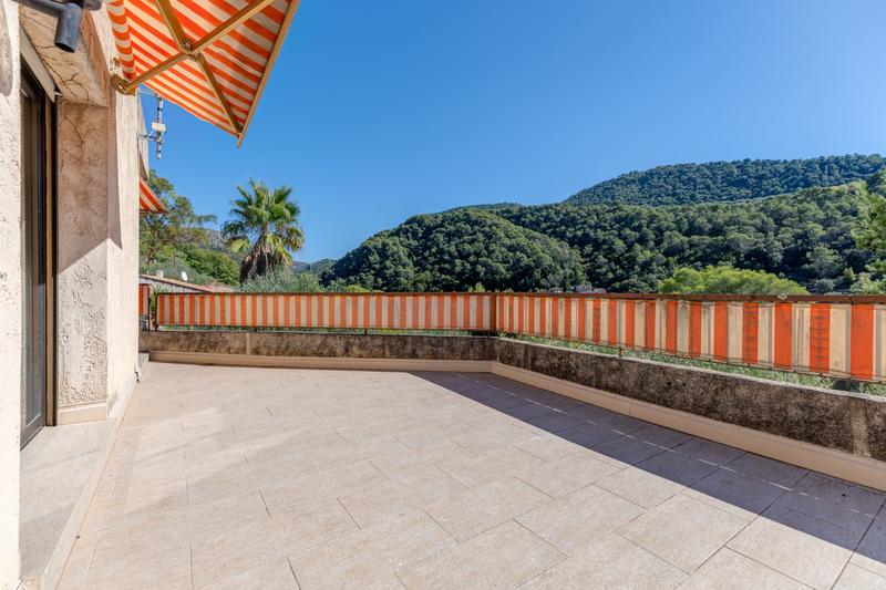 Maison - 276 m² - 5 pièces