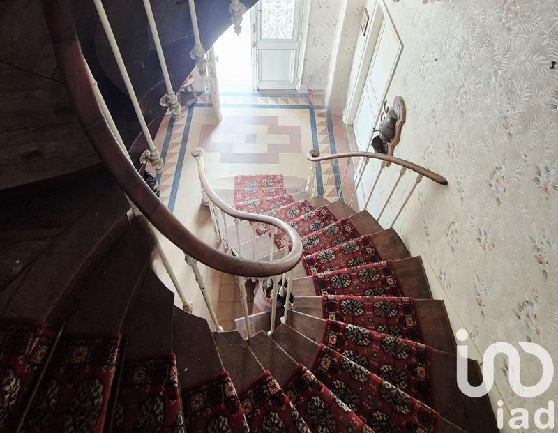 Maison - 205 m² - 9 pièces