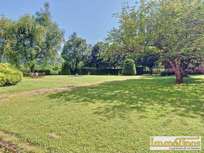 Propriété - 635 m² - 20 pièces