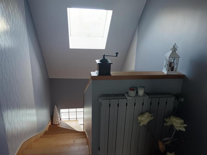 Maison - 242 m² - 9 pièces