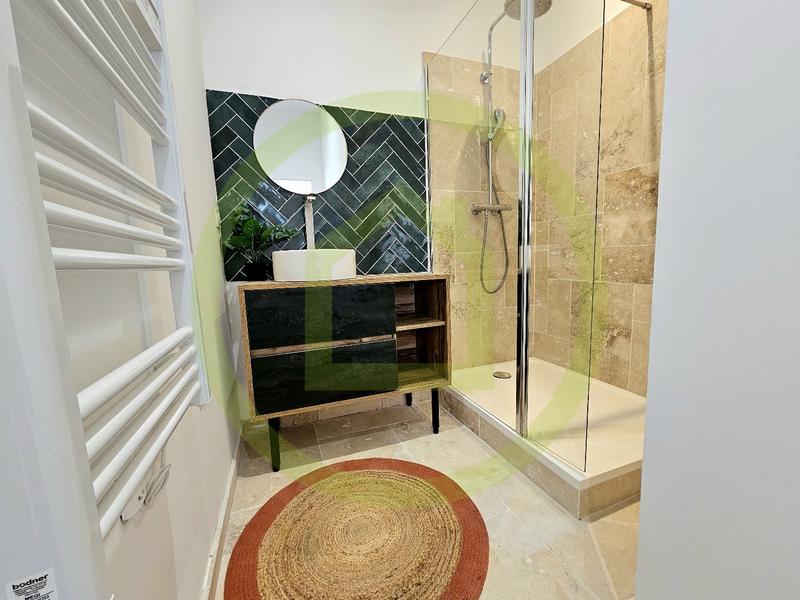 Appartement ancien - 77 m² - 3 pièces