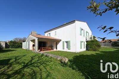 Maison - 205 m² - 8 pièces