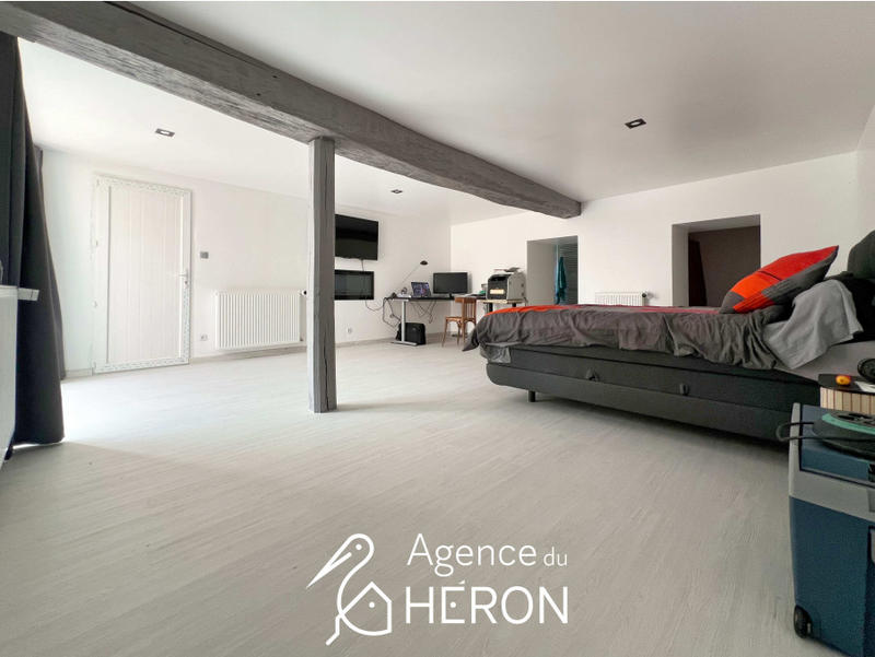 Maison - 196 m² - 7 pièces