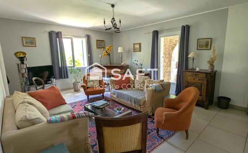 Maison - 186 m² - 8 pièces