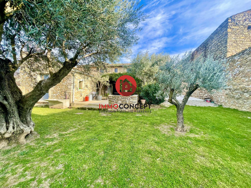 Mas - 270 m² - 7 pièces