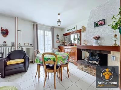 Maison - 80 m² - 4 pièces