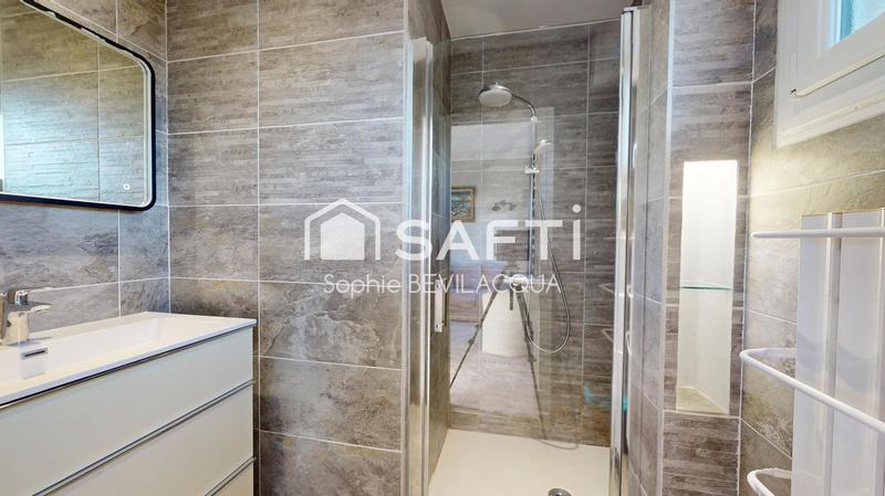 Maison - 201 m² - 7 pièces