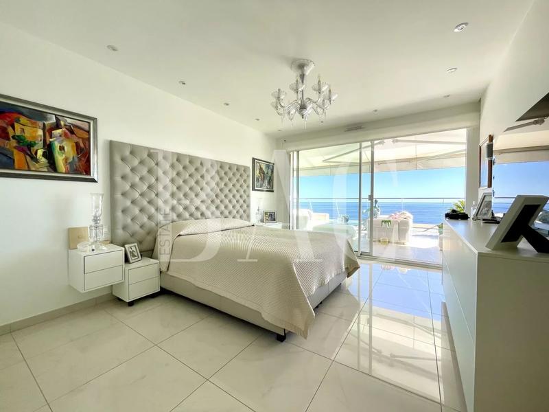 Appartement - 210 m² - 5 pièces