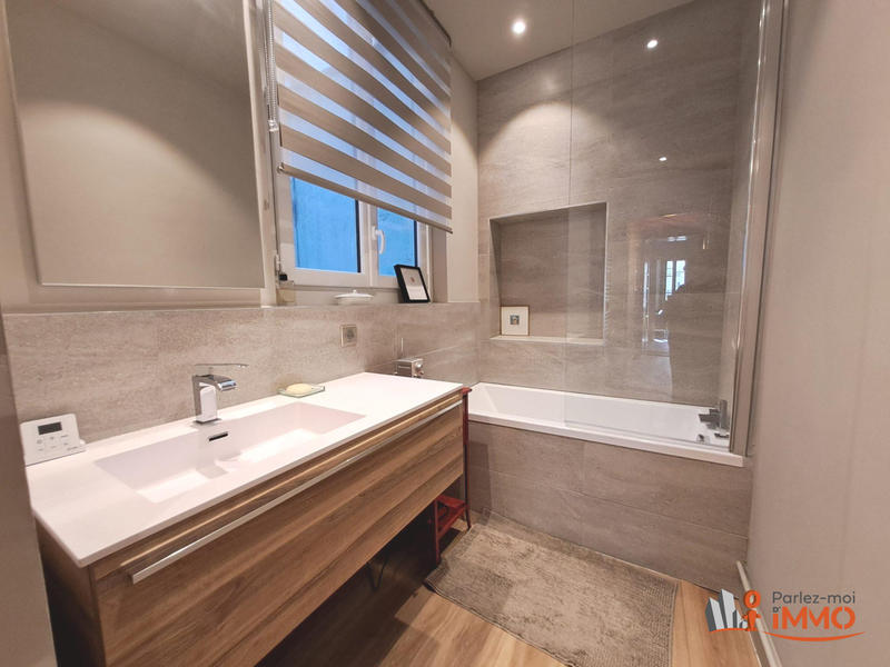 Appartement - 121 m² - 5 pièces