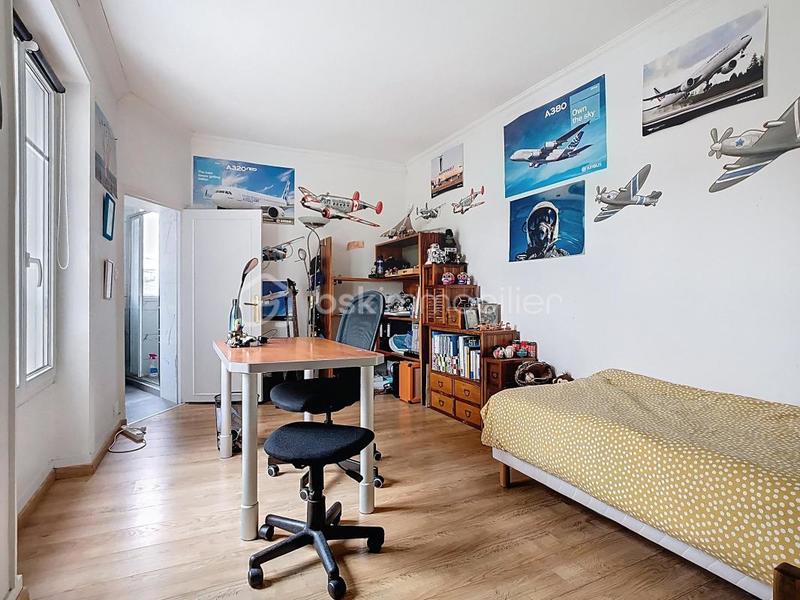 Maison - 250 m² - 7 pièces