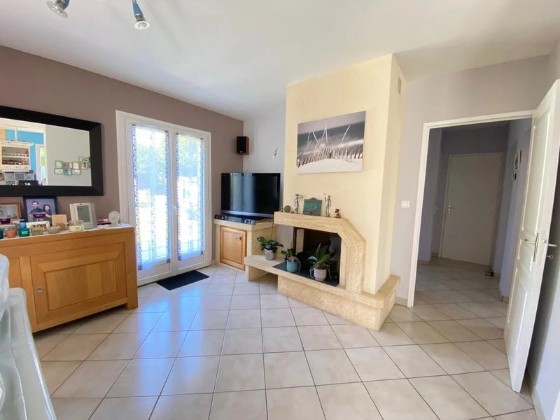 Maison - 645 m² - 5 pièces