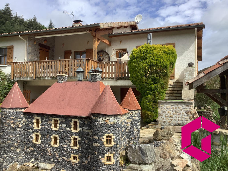 Villa - 151 m² - 6 pièces