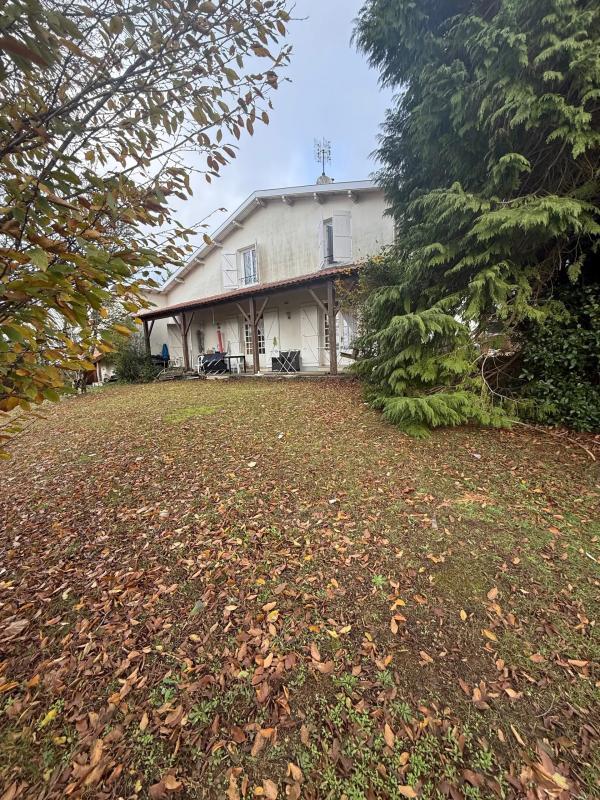 Maison - 180 m² - 7 pièces